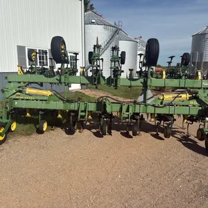 John Deere  85  (12) 30” Row Crop Cultivator