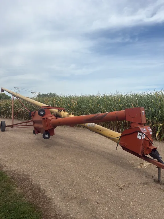 West Field 100-61 Auger w/Swing Hopper, Hyd Lift