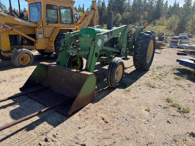 John Deere 1630 Tractor John Deere 145 FEL