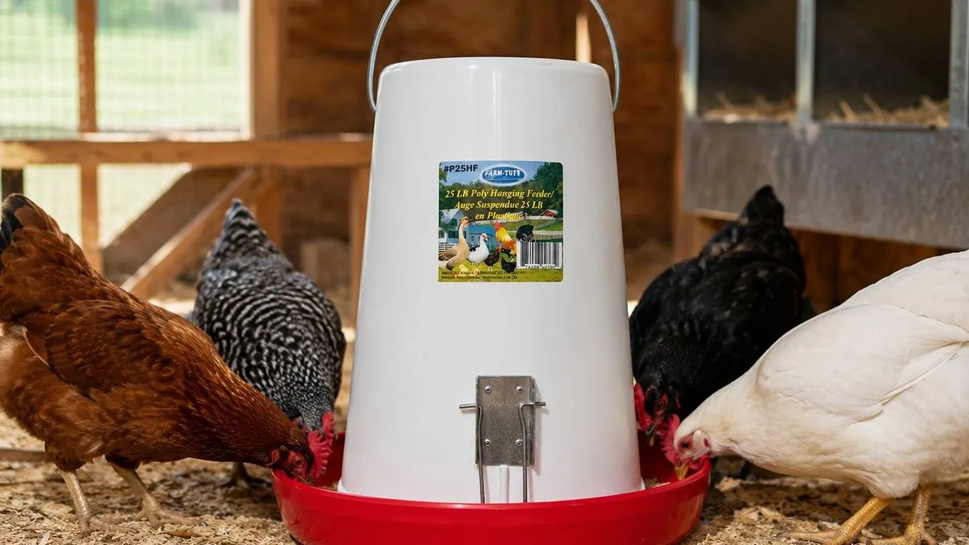 Farm-Tuff 25 lb Poly Hanging Feeder