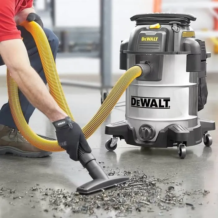 DeWALT Stainless Steel Wet/Dry Vacuum 8 Gallon