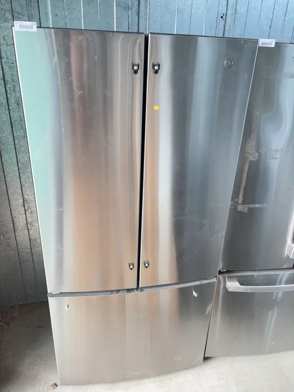 GE GWE19JYLFFS Stainless French Door Refrigerator