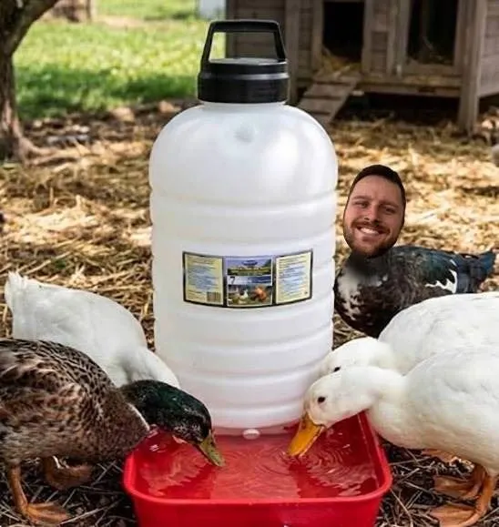 Farm-Tuff 7-Gallon Poultry and Bird Waterer