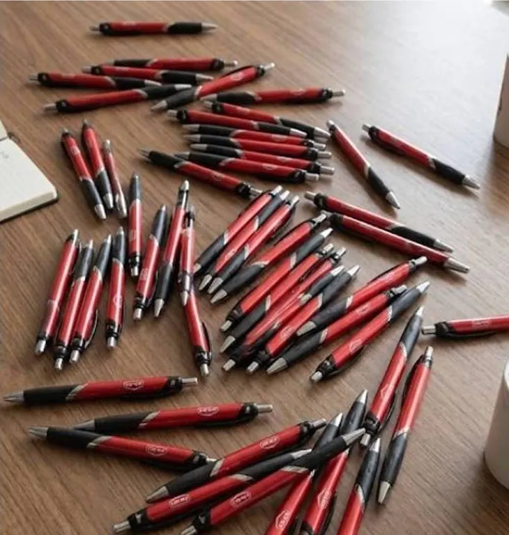 Bulk Pack of Red and Black Ballpoint Pens