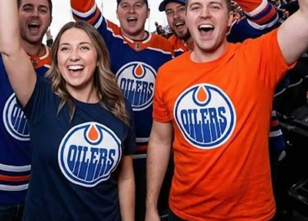 2 Edmonton Oilers NHL T-Shirts Large