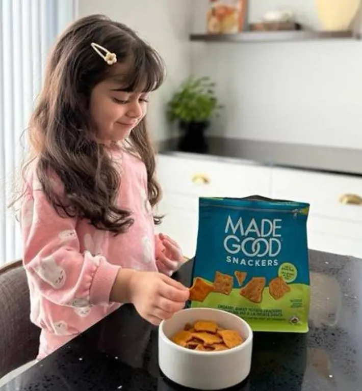 MadeGood Organic Sweet Potato Crackers Sea Salt And Vinegar 6 x 142g
