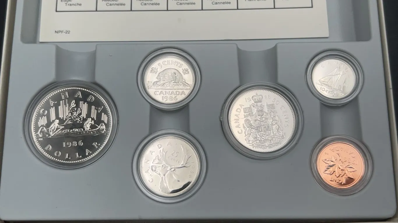 1986 Canada Mint Coin Set With Box