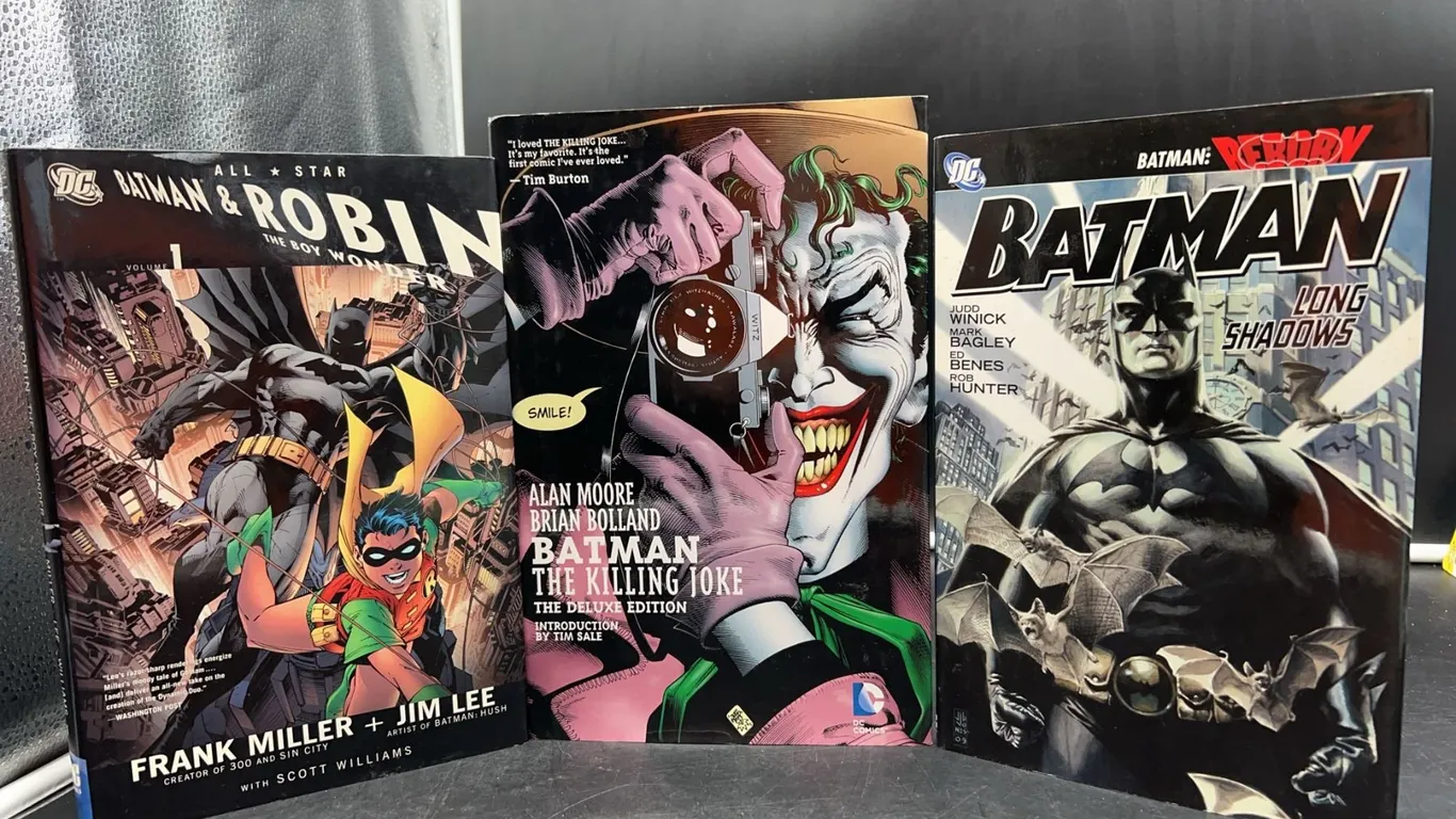 3 DC Batman Graphic Novels