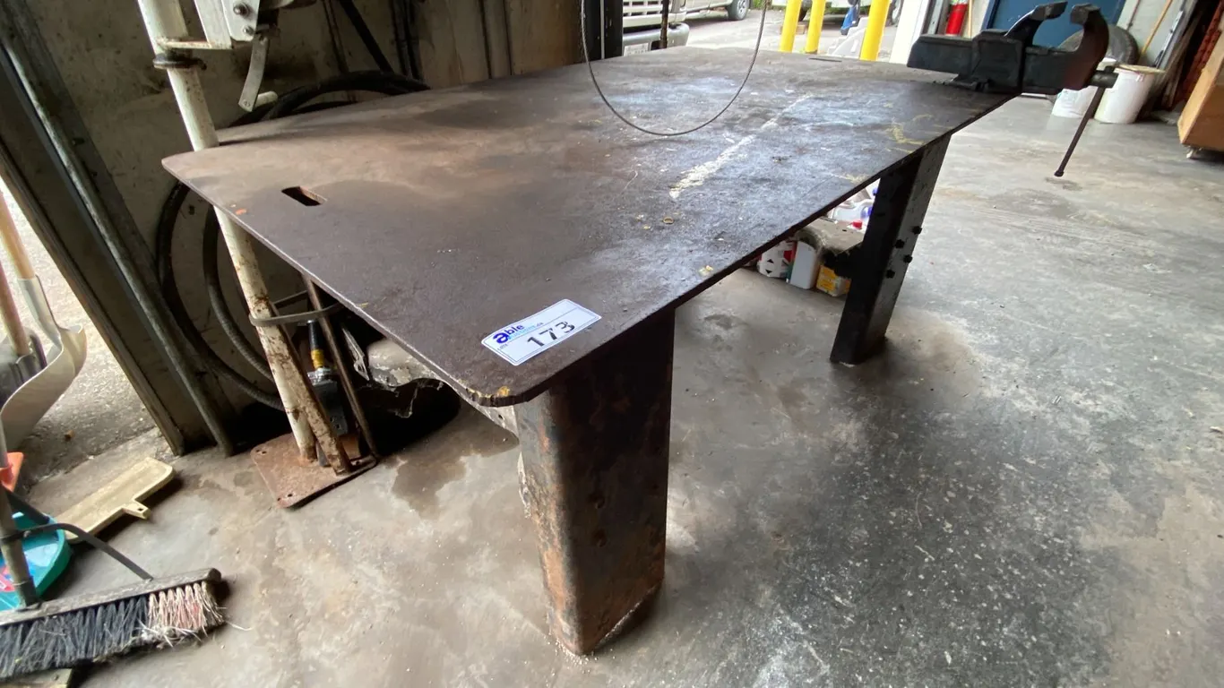 1/2" METAL SHOP TABLE WITH NODULAR NO.6 BENCH VICE