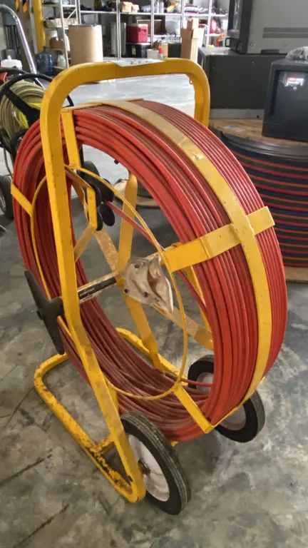 FIBREGLASS INDUSTRIAL PUSH CABLE ON HEAVY DUTY REEL