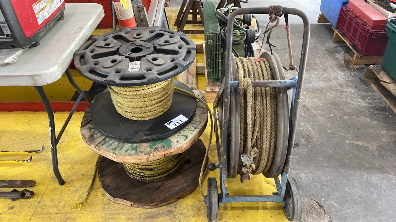METAL MOBILE REEL CART WITH ROPE & 2 SPOOLS OF ROPE