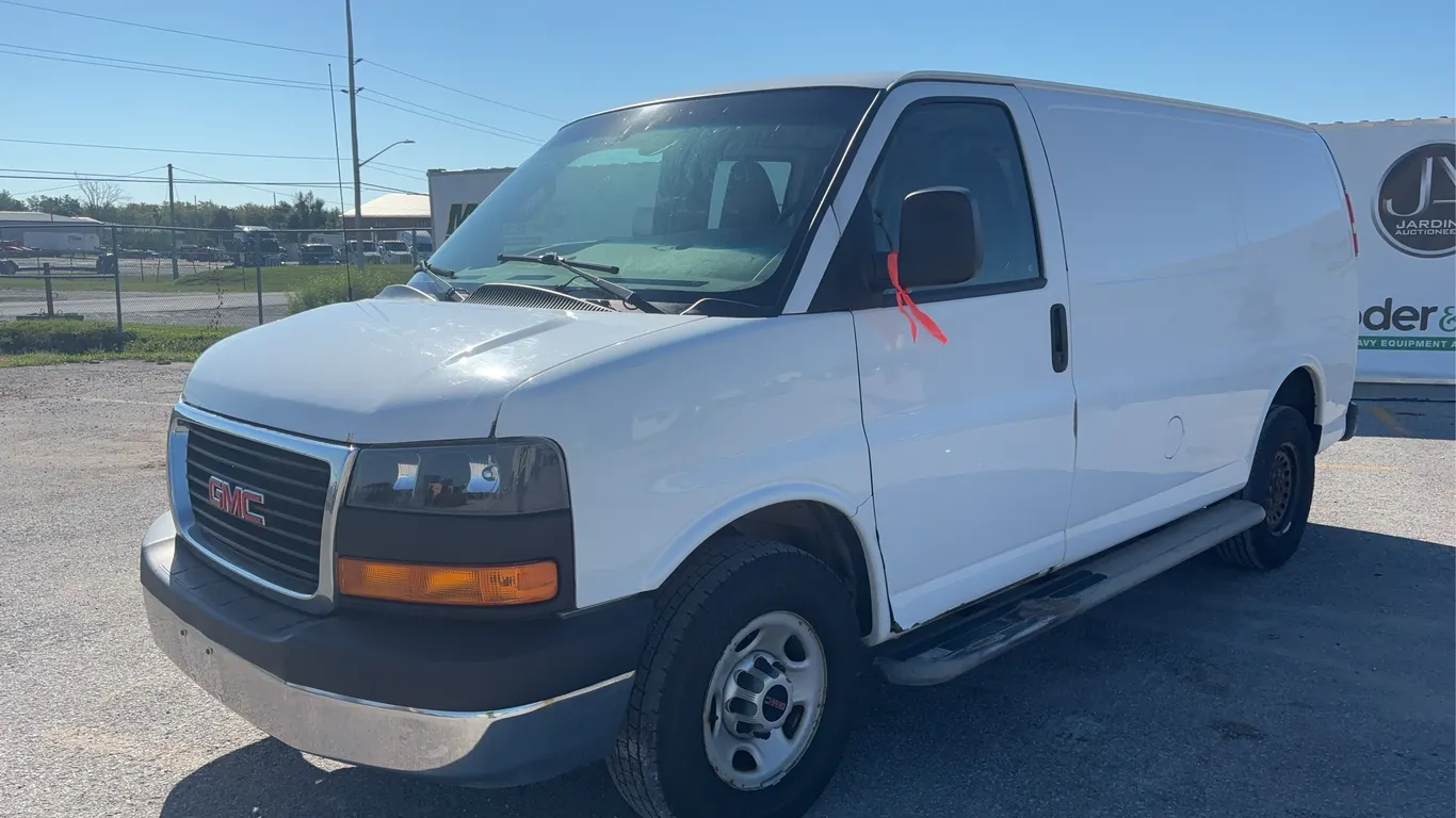 2017 GMC Savana Cargo Van
