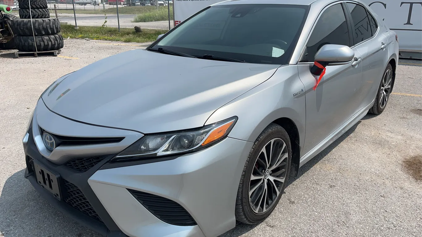 2018 Toyota Camry Hybrid SE 4dr Sedan