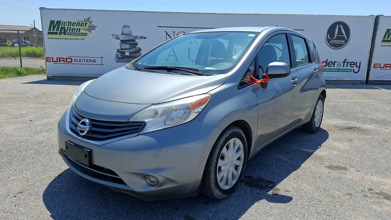 2014 Nissan Versa Note SV 4dr Hatchback