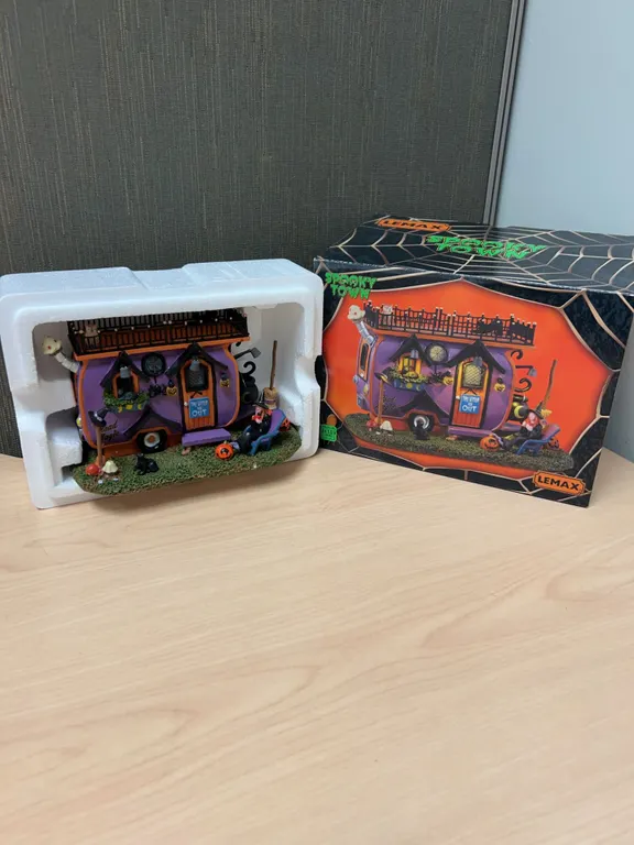 Lemax Spooky Town Road Magic Witch Camper With Box