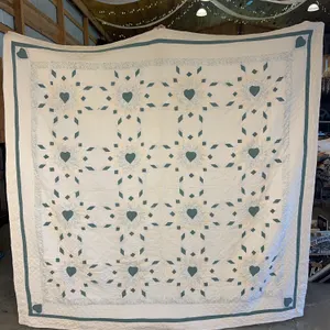 VTG Heart Applique Quilt