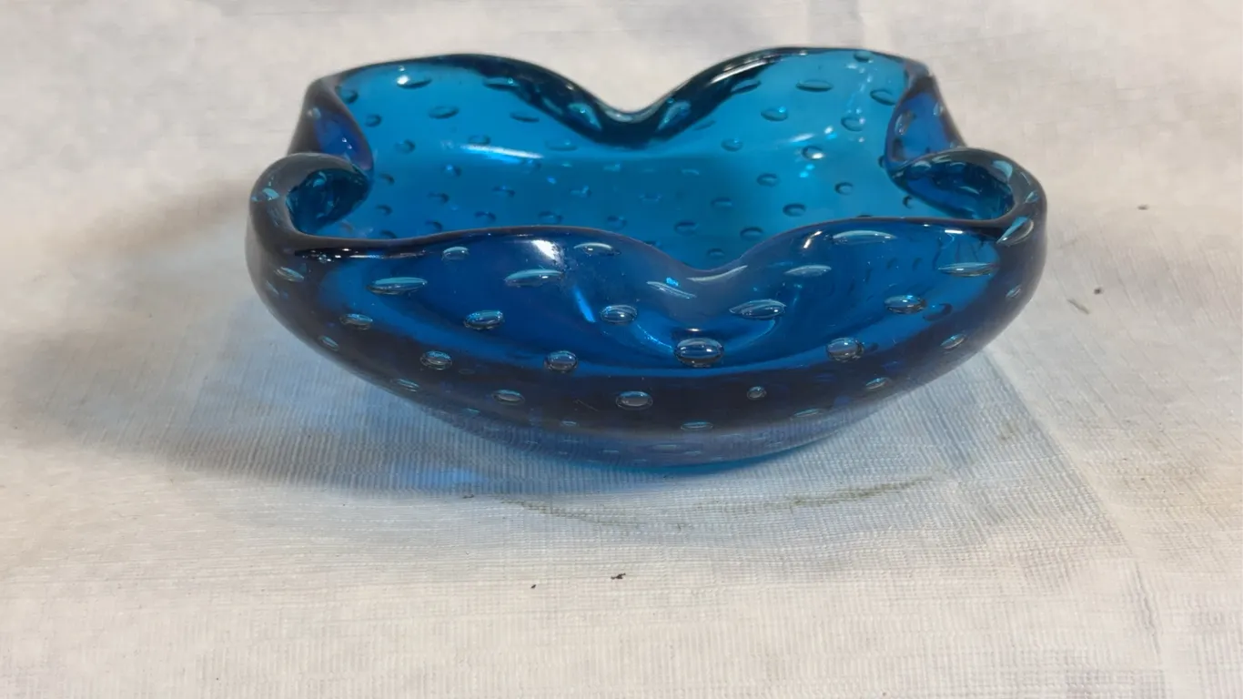 Controlled Bubble Ashtray