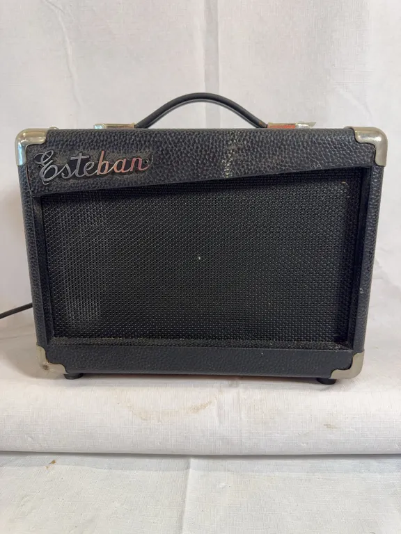 Esteban Amp
