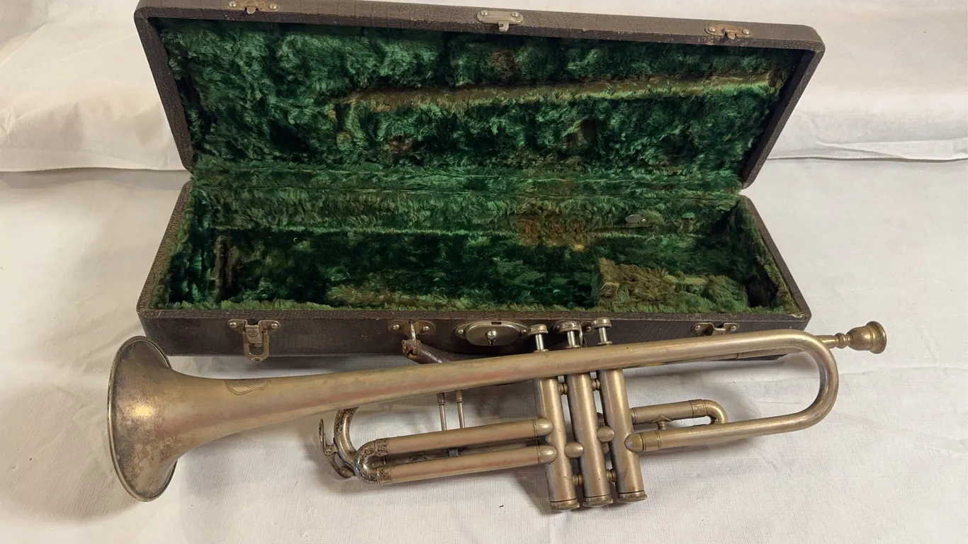 VTG Trumpet in Case