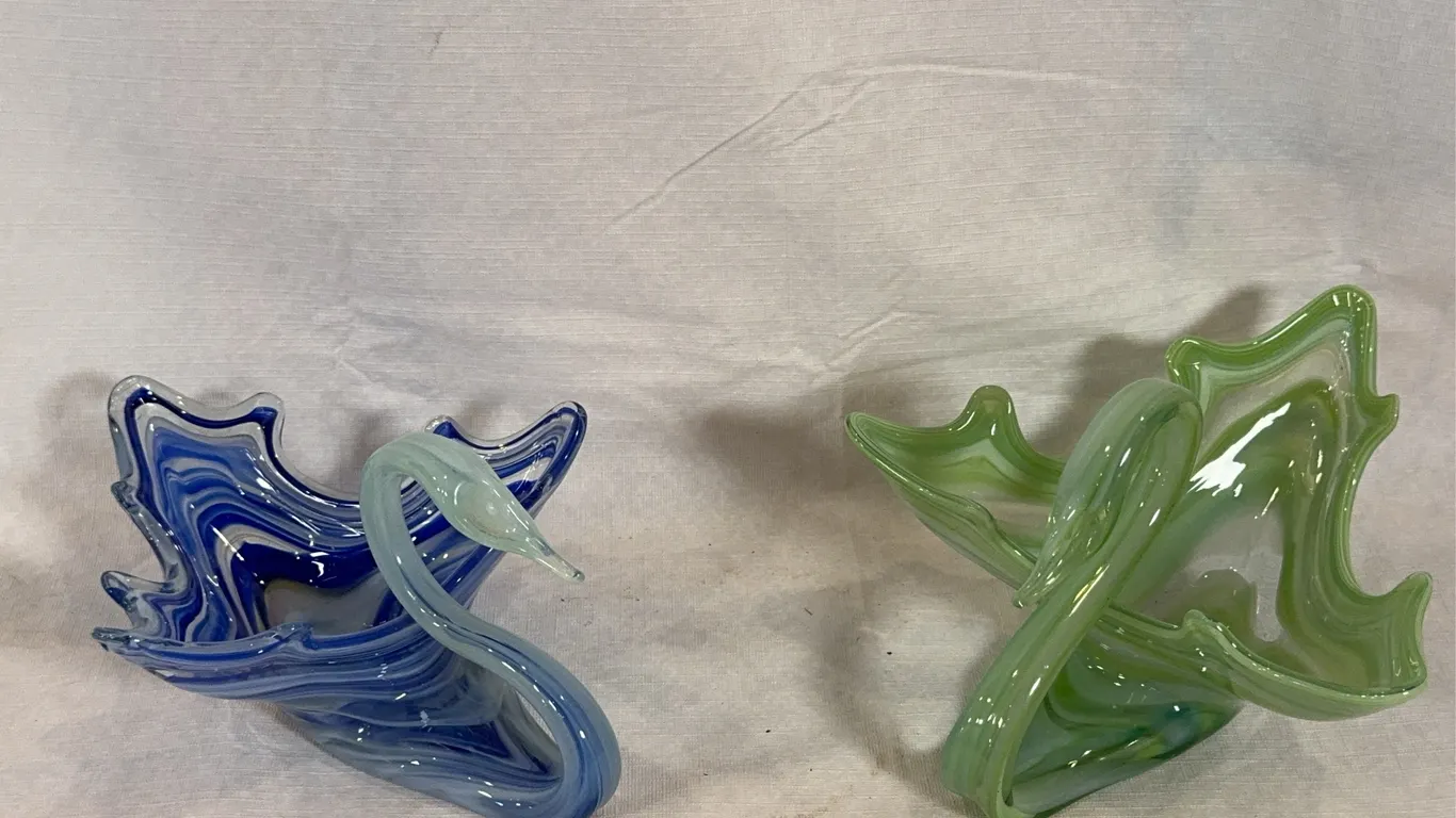 Art Glass Swans