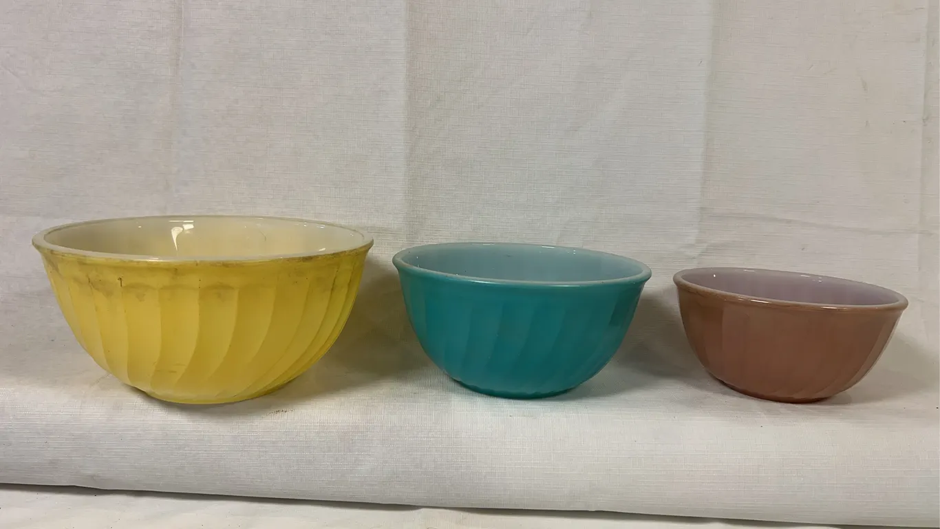 Fire King 3 Pc. Swirled Mixing Bowl Set