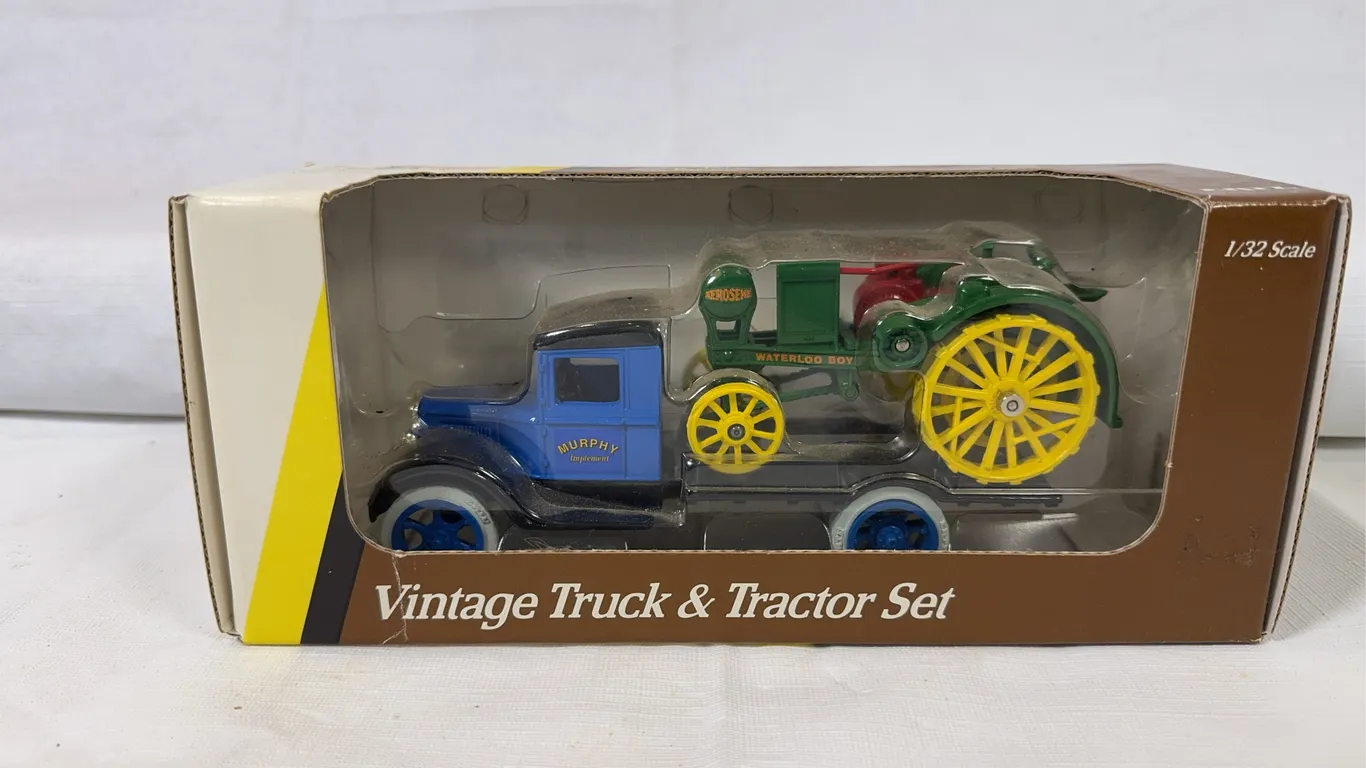 Ertl John Deere Truck & Tractor Set