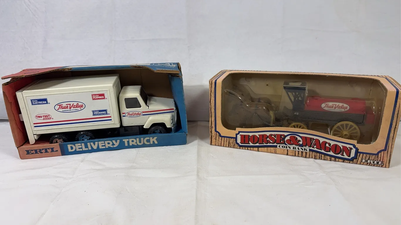 Ertl Bank & True Value Truck