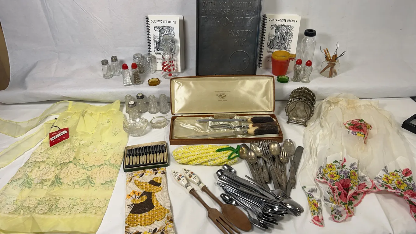 VTG Kitchen Items
