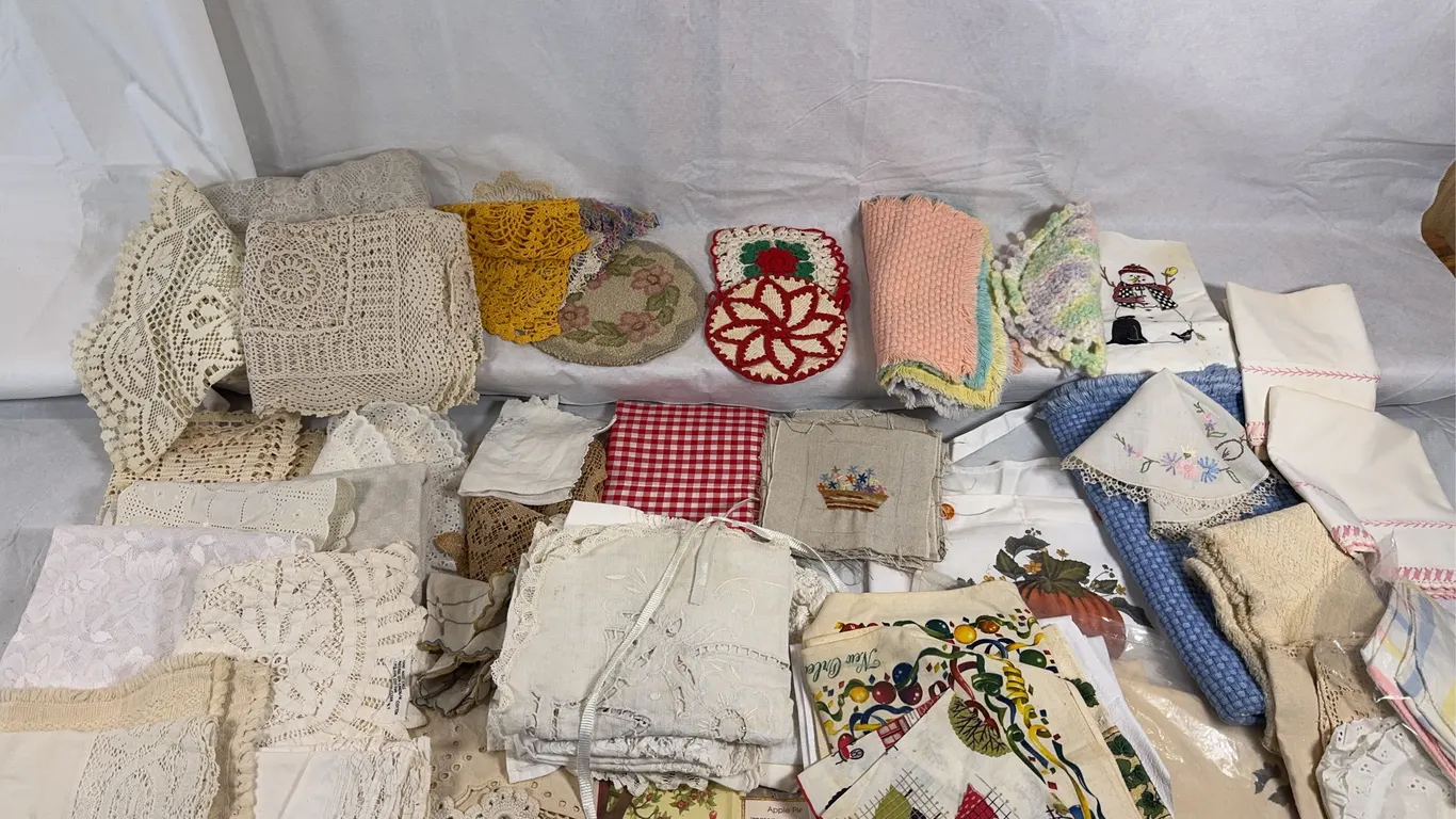 Doilies & Linens