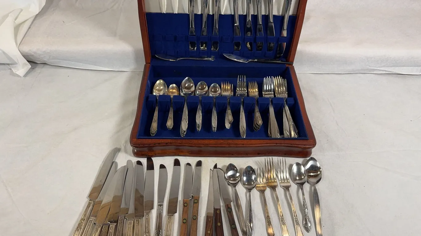 VTG Flatware Set