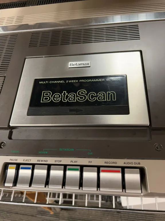 Sony SL-5600 Betamax Video Cassette Recorder with BetaScan
