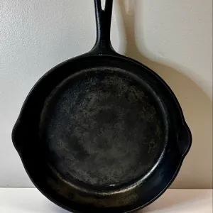Griswold Cast Iron Skillet 9