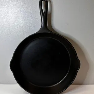 Griswold Victor #8 Cast Iron Pan