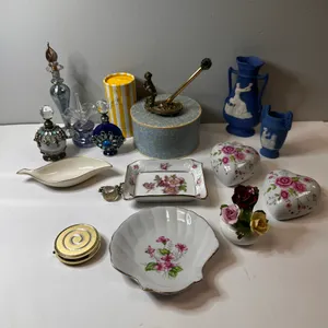 Vintage Vanity Items Plus