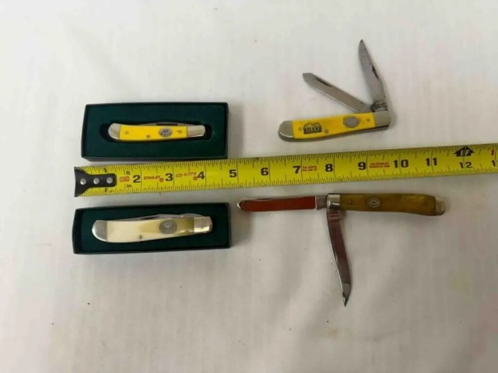 Moore Knife Maker pocket knives