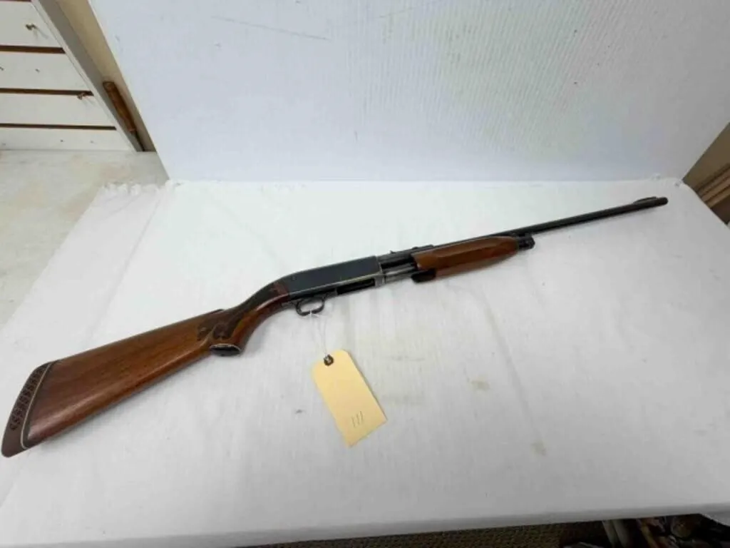 Ithica Deerslayer 37 Featherlight 16G Shotgun