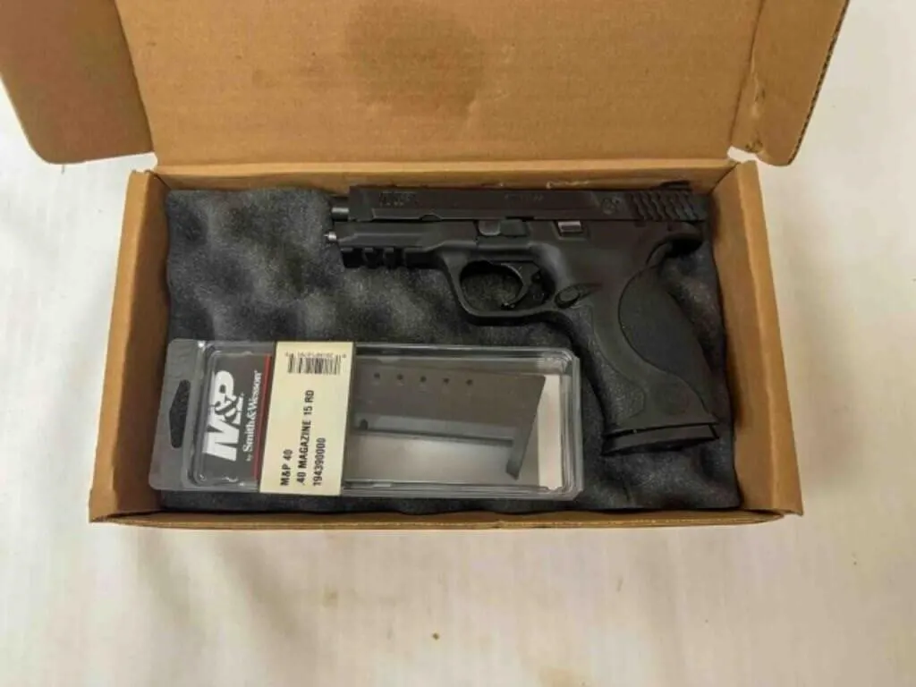 Smith & Wesson M&P40 40Cal Pistol