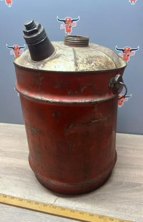 Vintage 5 gallon Gas Can, Missing a Lid. #TS