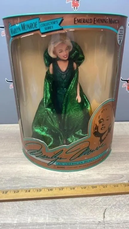14" Marilyn Monroe Collector Series Doll. Emerald