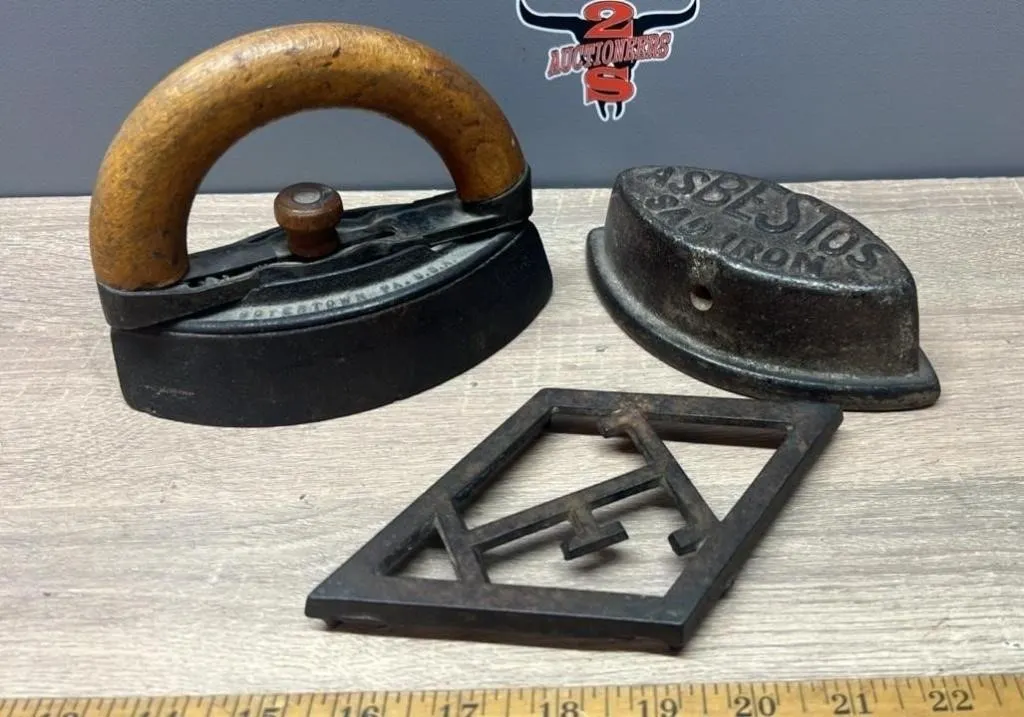 2 Sad Irons w/Trivet