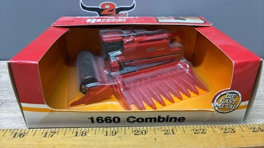 1:64 ERTL CASE 1660 Combine.