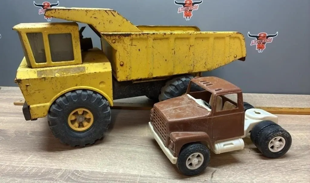 Tonka Dump Truck & Plastic Truck Cab. *NO SHIPPING