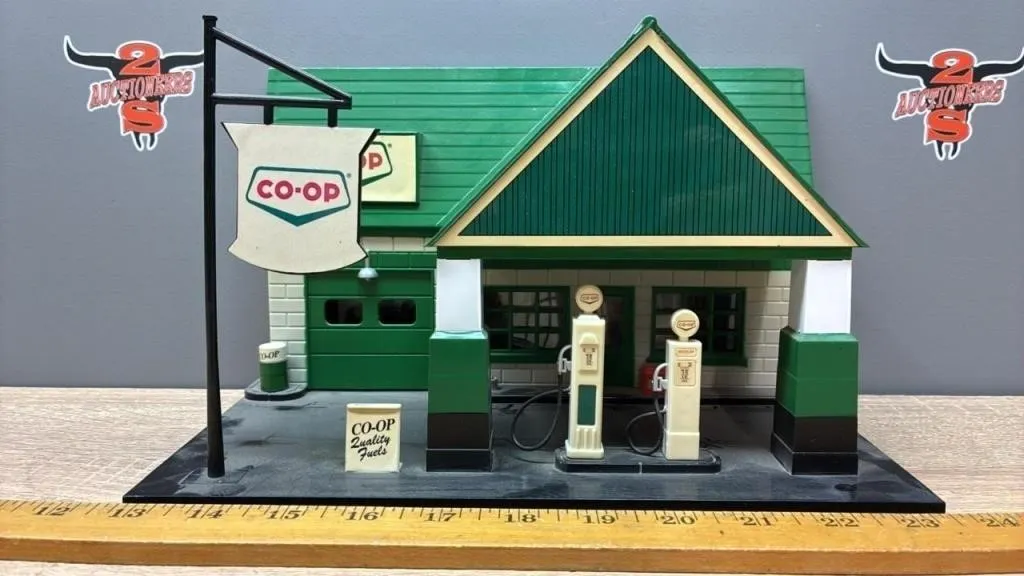 1:32 CO-OP Gas Station.