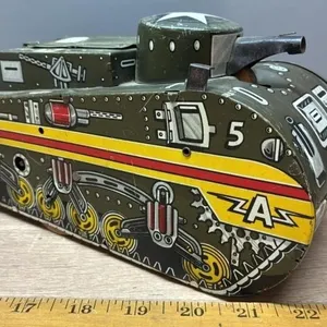 Vintage Marx Wind Up Tank. No Key. *Working Per