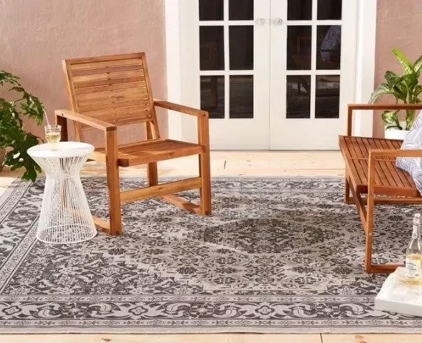 Nicole Miller New York 8x10 Dahlia Patio Rug