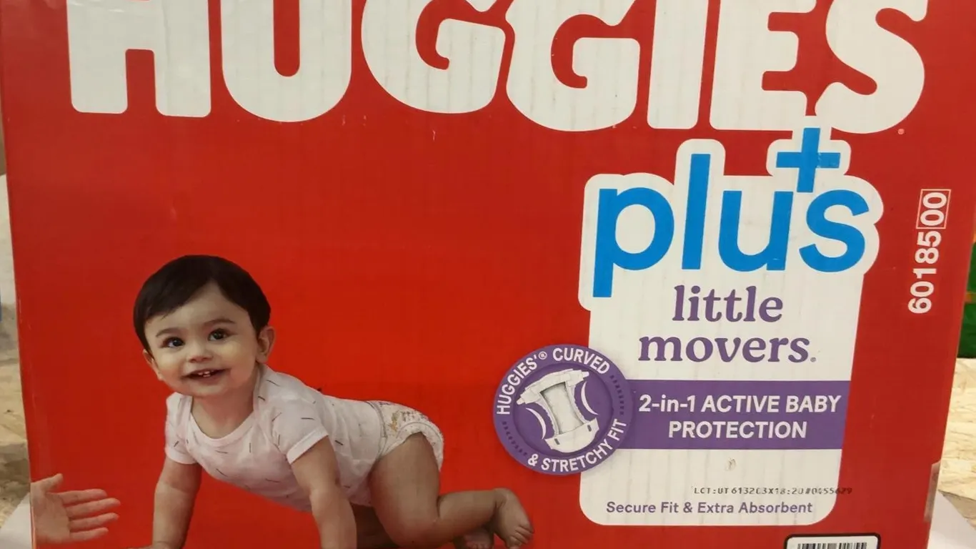 Huggies Plus Little Movers Diapers Size 3 204ct