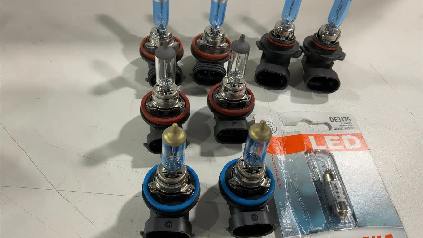 Sylvania Automotive Bulb Bundle H11 HB3 DE3175