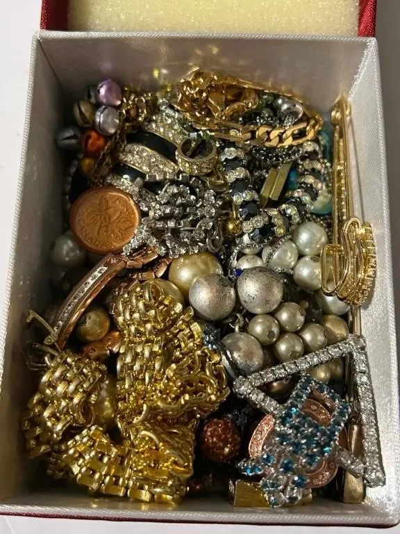 Jewellery lot