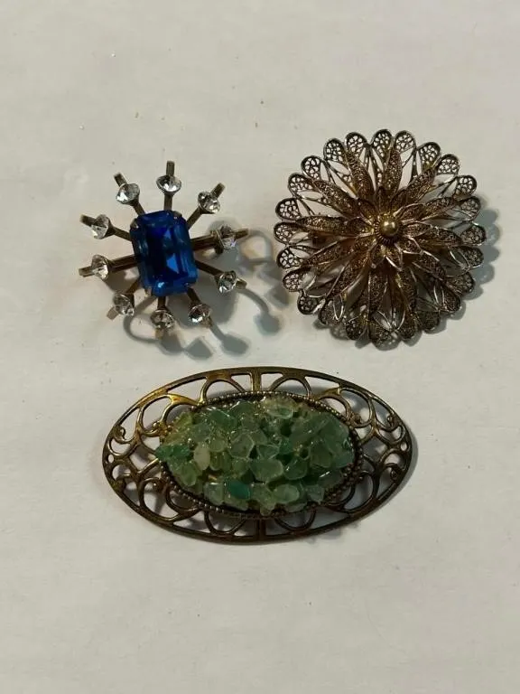 Vintage brooch, jewellery lot