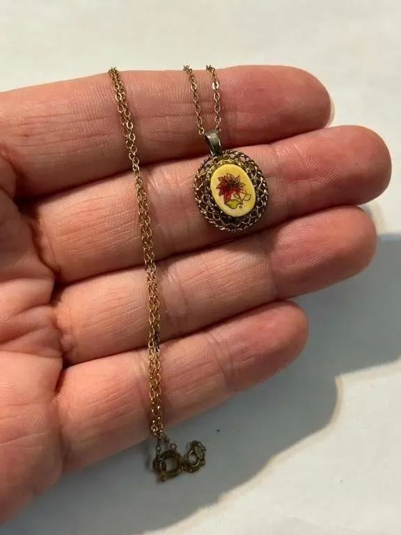 1/20 12k GP necklace with flower